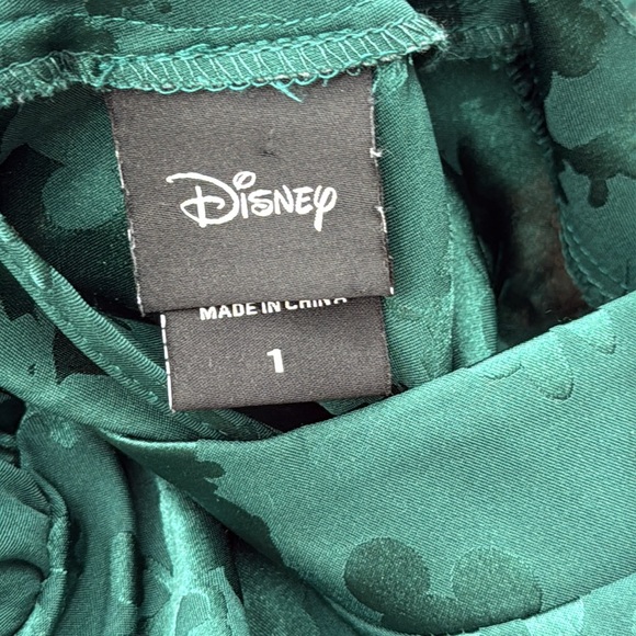 Torrid DISNEY MINNIE & MICKEY Emerald Green JACQUARD PUFF SLEEVE BLOUSE size 1x - Picture 9 of 9